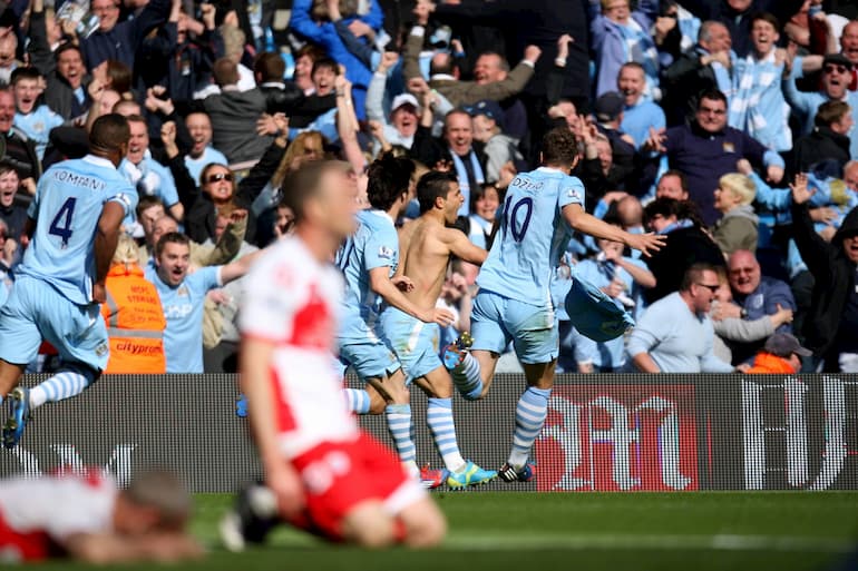 L'esultanza sfrenata di Aguero dopo il 3-2 In Manchester City-QPR