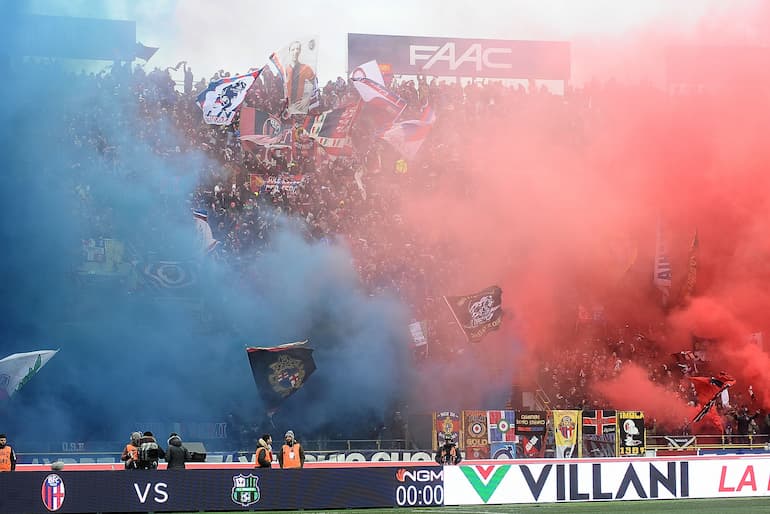 Cuore rossoblù (Foto: Mario Carlini/Iguana Press/Getty Images - OneFootball)