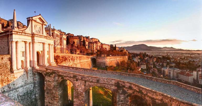 Le mura venete e Porta San Giacomo (Foto: Guagui - Fotolia)