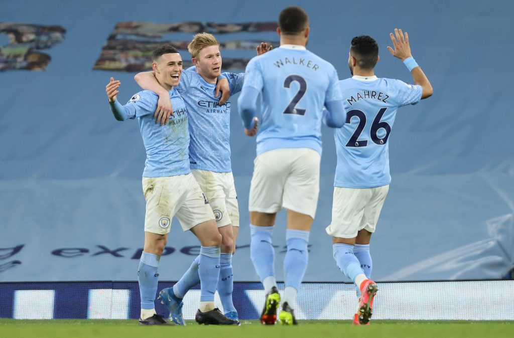 De Bruyne, Foden e Mahrez in azione con il Manchester City