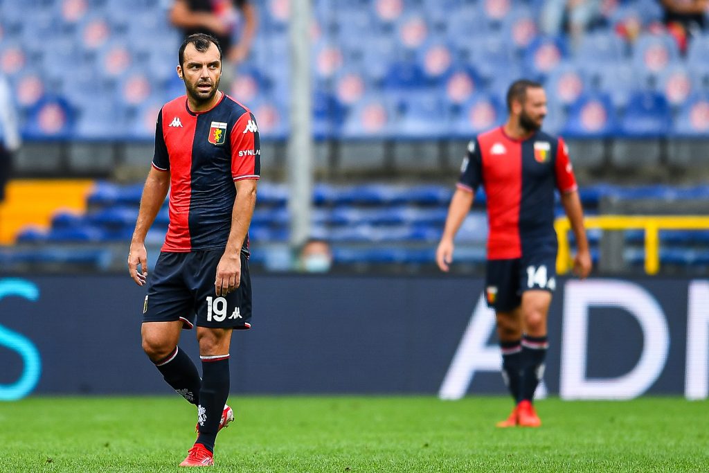 Pandev durante una delle partite precedenti Genoa-Sampdoria