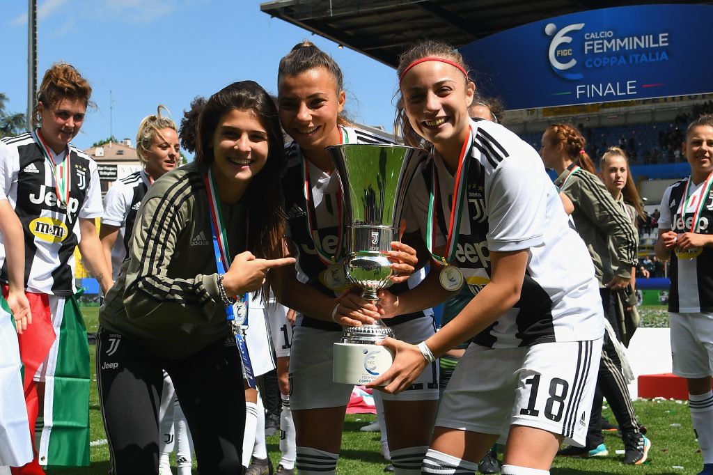 Sofia Cantore con la Coppa Italia vinta alla Juventus