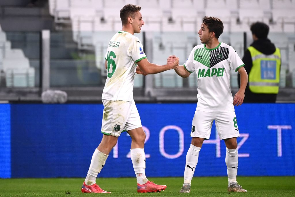 Frattesi e Lopez esultano nella vittoria del Sassuolo allo Stadium