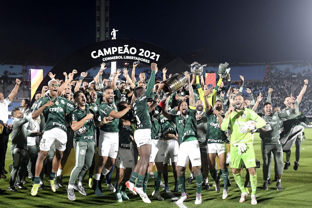 Il Palmeiras, tra le candidate al Brasileirao, qui festeggia la vittoria in Libertadores