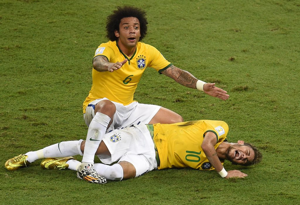 L'infortunio di Neymar contro la Colombia
