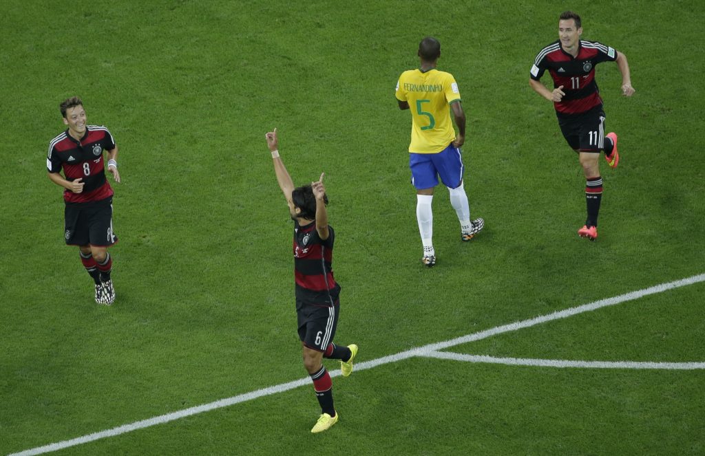 Khedira esulta dopo il quinto gol al Mineirao