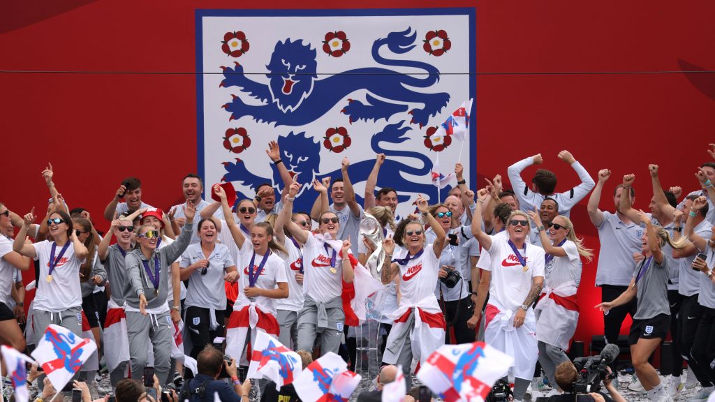 I festeggiamenti inglesi per la vittoria di questo Europeo