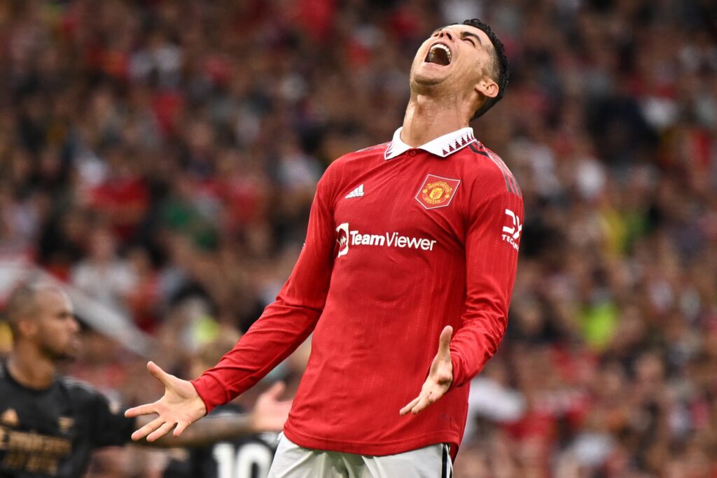 Cristiano Ronaldo si dispera con la maglia del Manchester, probabilmente anche per via della Europa League