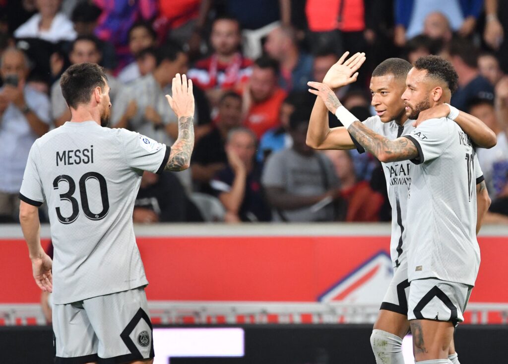 Messi-Neymar-Mbappe che esultano dopo un goal