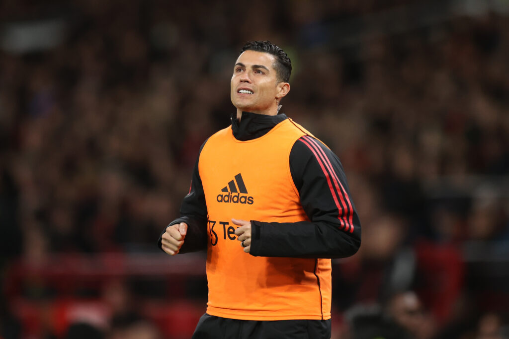 Ronaldo si scalda durante Manchester United-Tottnenham