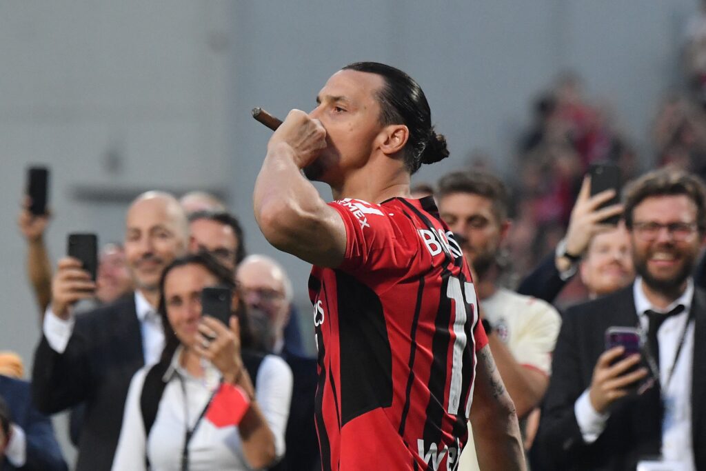 Zlatan festeggia lo scudetto con un sigaro in bocca